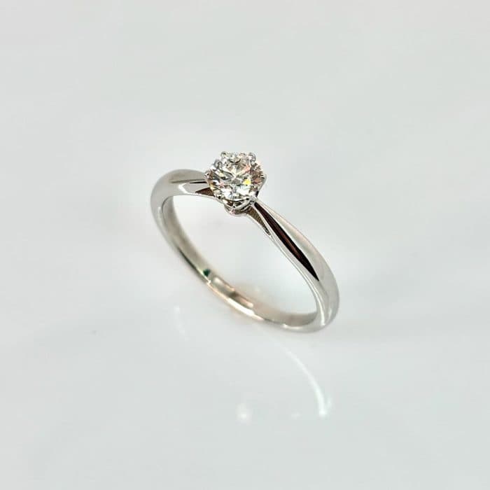 Каблучка з білого золота з діамантом 0.40 ct